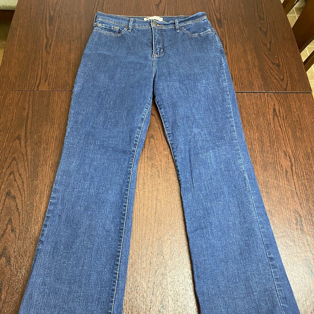 Levi’s Women’s 512 Perfectly Slimming Bootcut Jeans Size 31x30